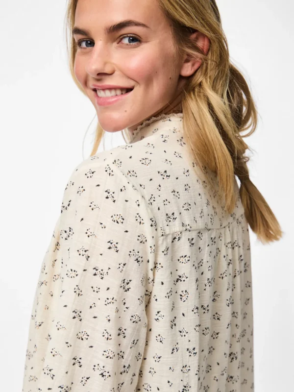 Blusa Beige Flores