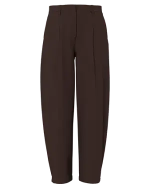 Pantalón Pinzas Barrel Marrón