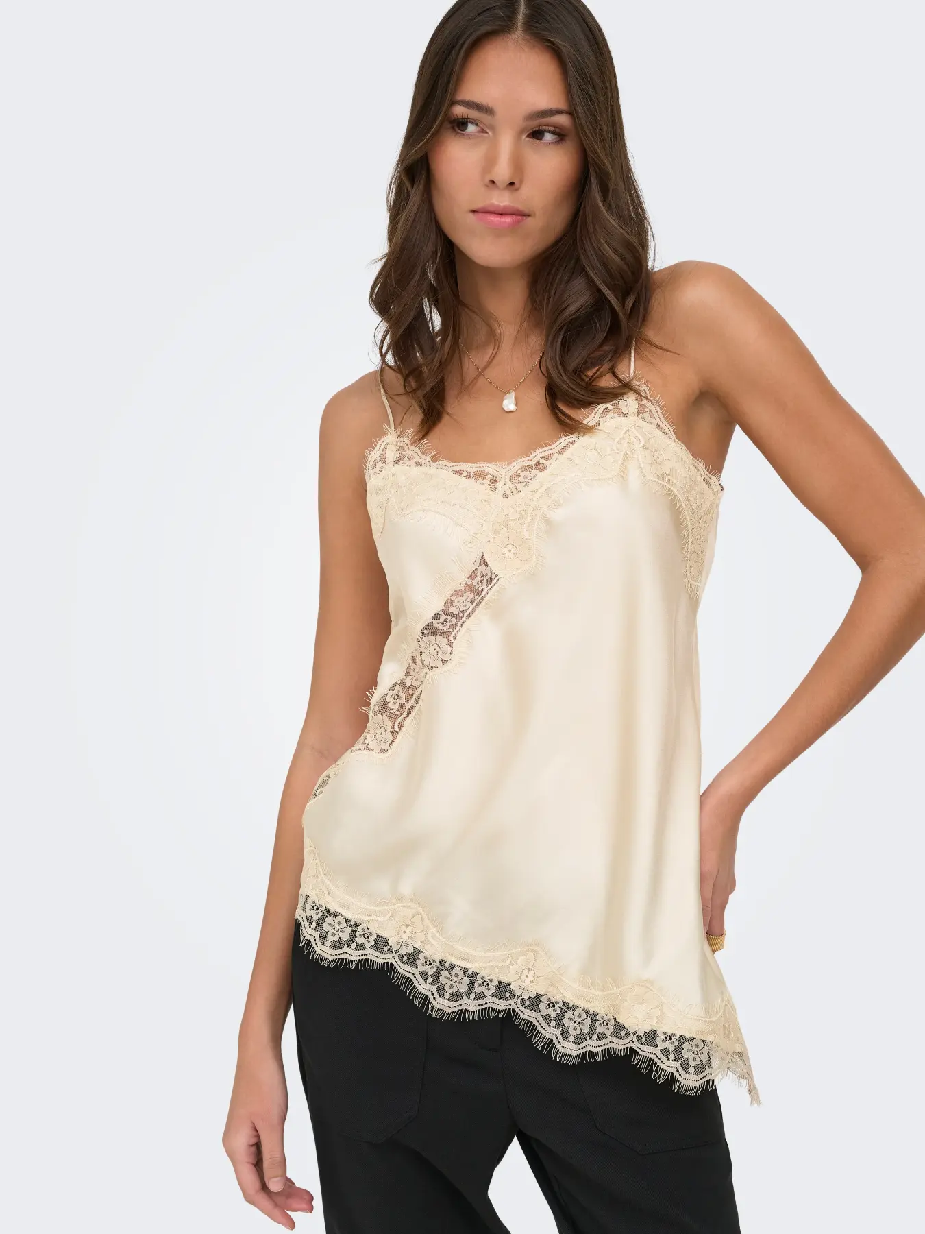 Top Lencero Asimétrico Beige